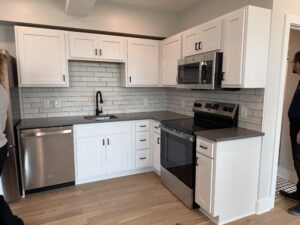 Image of an apartment kitchen.